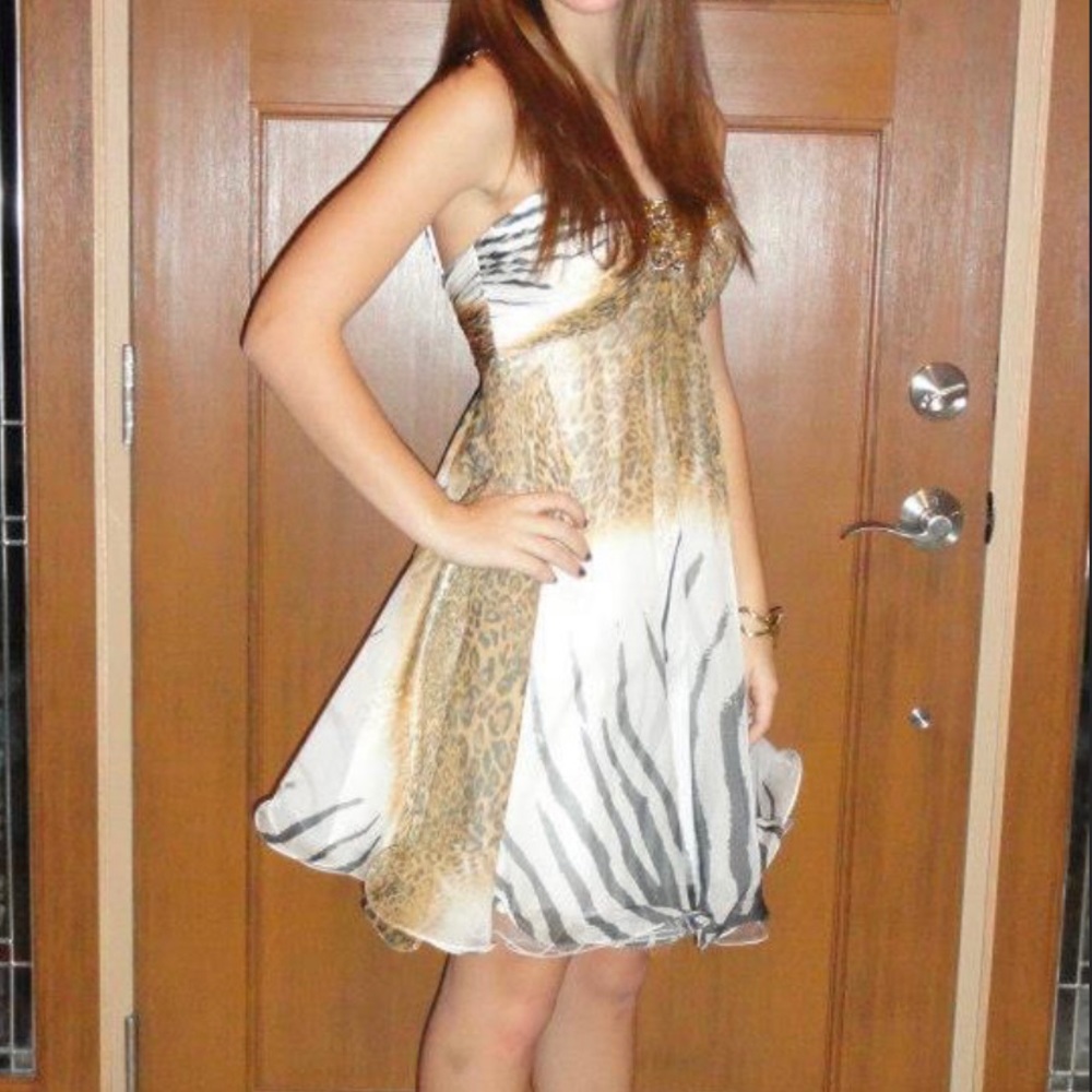 Cute dress only worn once!